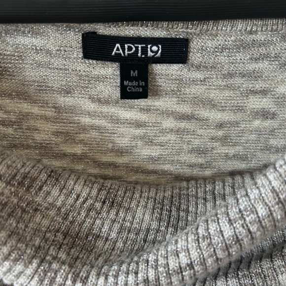 Women’s shirt - Picture 2 of 4